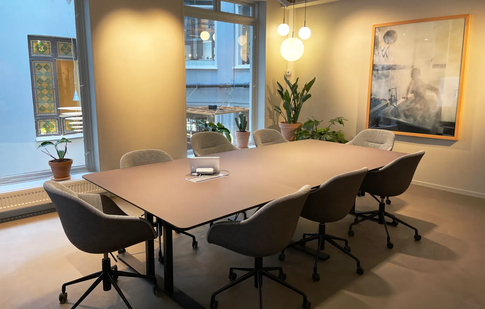 Møterommet på Mesh Youngstorget hvor Ved bordet holdes